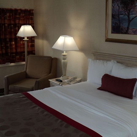 Ramada By Wyndham Yonkers - Westchester Zewnętrze zdjęcie
