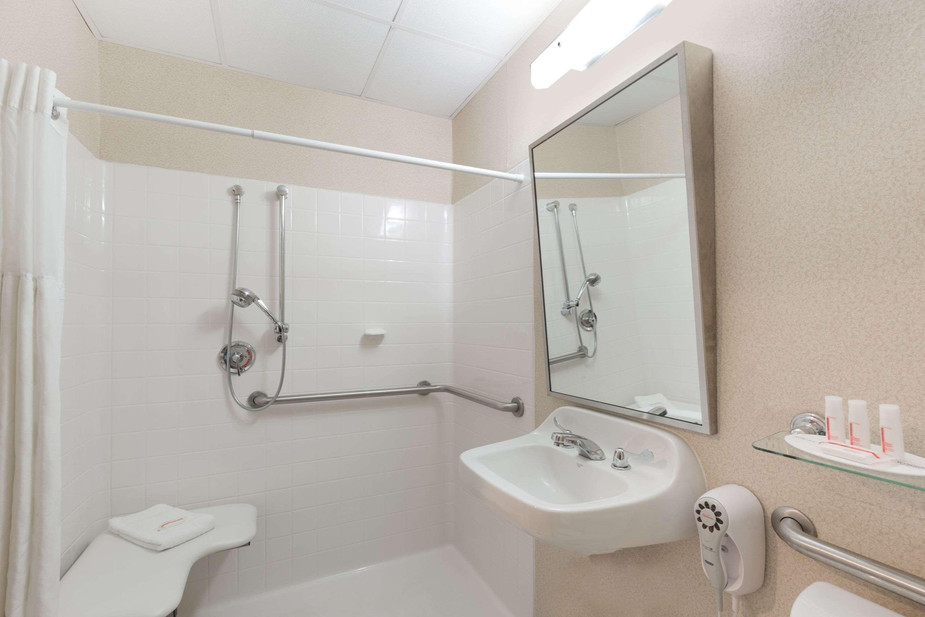 Ramada By Wyndham Yonkers - Westchester Zewnętrze zdjęcie