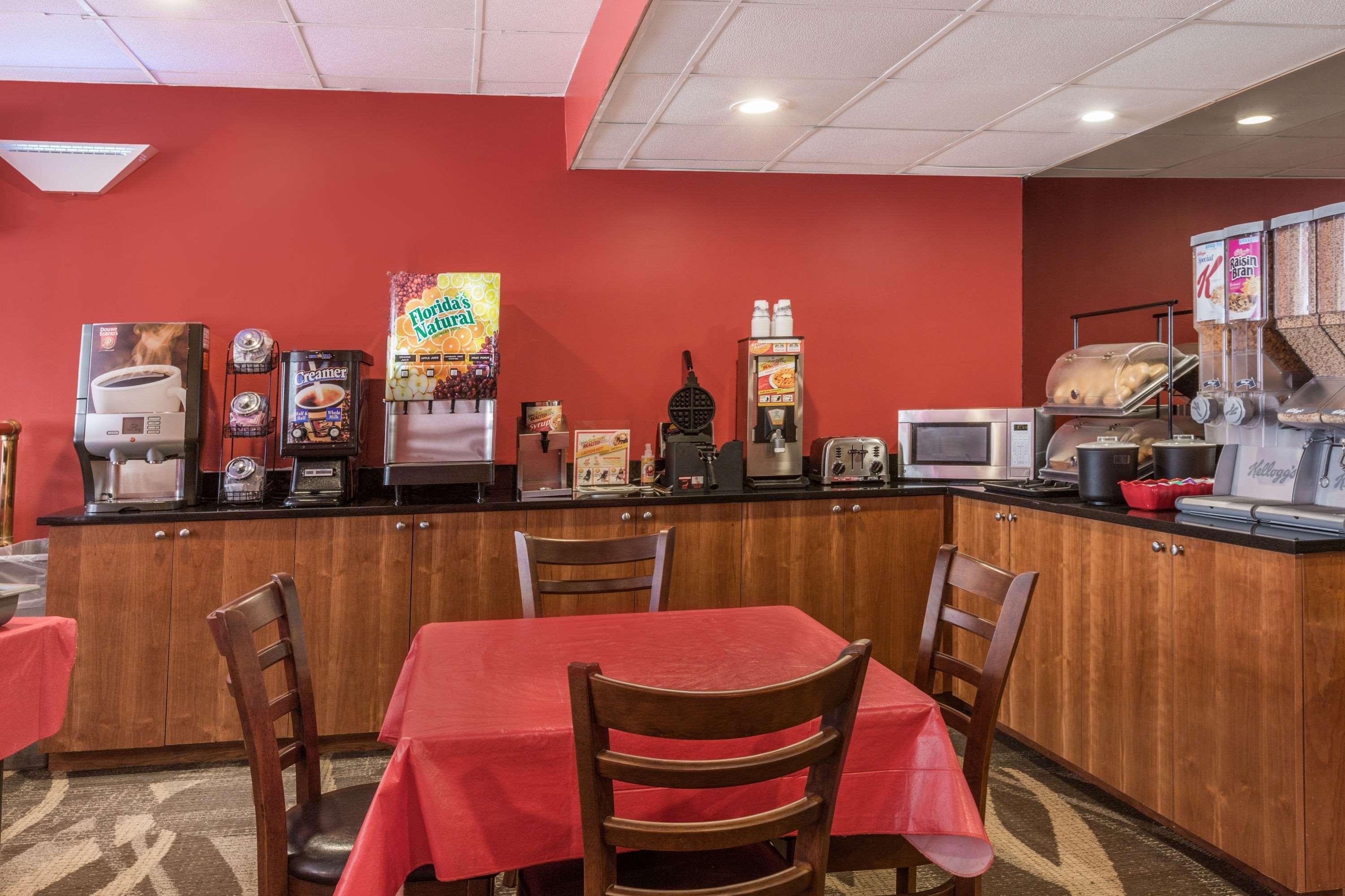 Ramada By Wyndham Yonkers - Westchester Zewnętrze zdjęcie