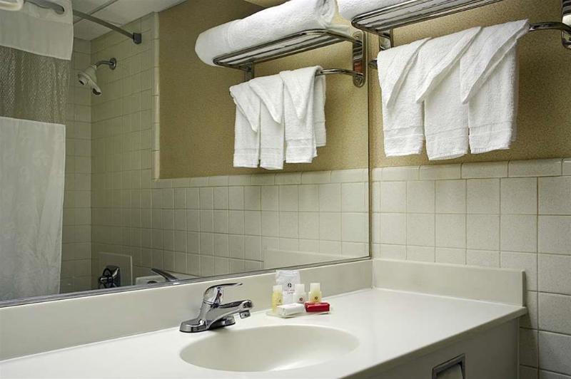 Ramada By Wyndham Yonkers - Westchester Zewnętrze zdjęcie
